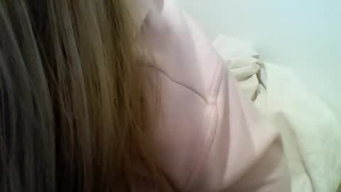 Snapshot of layannalea chatting on 4, 3, 2025 layannalea online show from 4, 3, 2025