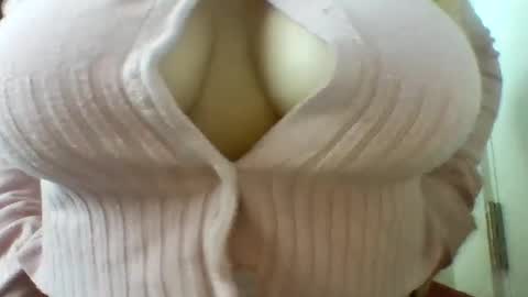 Snapshot of layannalea chatting on 5, 3, 2025 layannalea online show from 5, 3, 2025