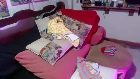 Laye19 online show from 1, 12, 2024