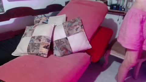 Laye19 online show from 3, 12, 2024