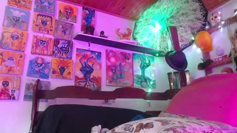 Laye19 online show from 2, 1, 2025