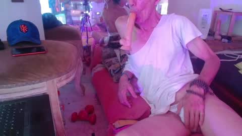 Laye19 online show from 21, 1, 2025