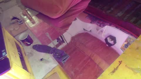 Laye19 online show from 28, 1, 2025