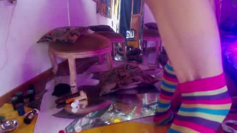 Laye19 online show from 5, 2, 2025