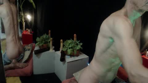 Laye19 online show from 4, 10, 2025