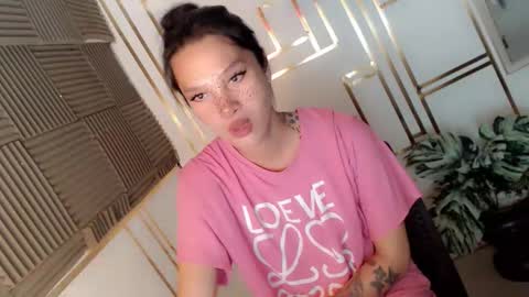 layla47649867 online show from 4, 4, 2026