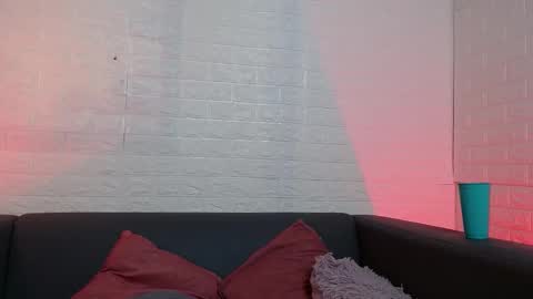 Layla online show from 25, 2, 2025