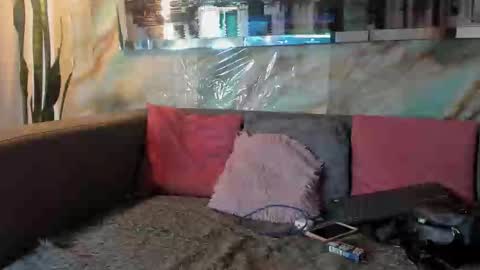 Layla online show from 11, 3, 2025