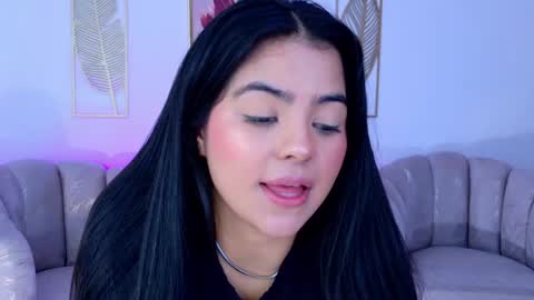 Layla Breezee online show from 29, 4, 2026