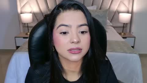 Layla Breezee online show from 10, 7, 2026