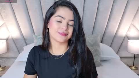 Layla Breezee online show from 3, 8, 2026