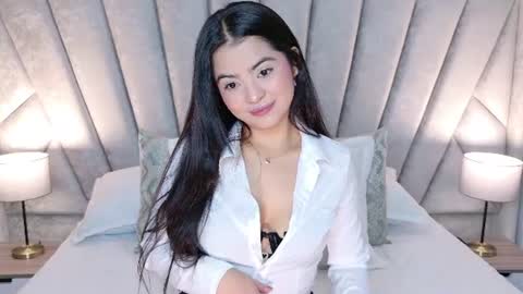 Layla Breezee online show from 7, 8, 2026
