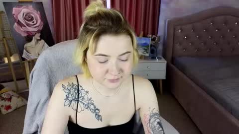 Layla online show from 4, 11, 2025