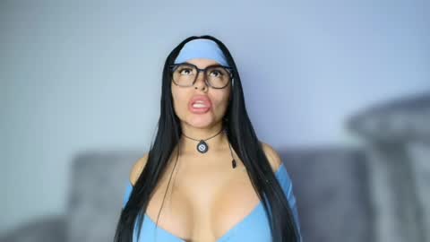 Layla online show from 3, 5, 2026