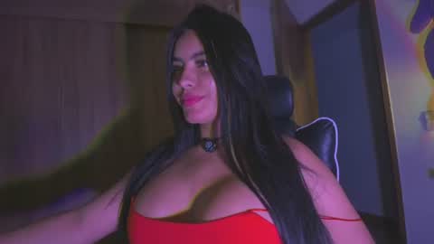 Layla online show from 4, 7, 2026