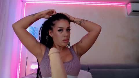 laylacruz online show from 6, 3, 2026