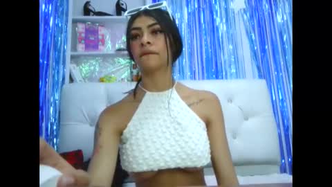 Layla online show from 2, 10, 2025