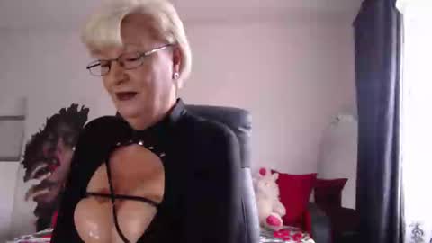 Snapshot of laylamadisonx chatting on 8, 12, 2024 Layla online show from 8, 12, 2024