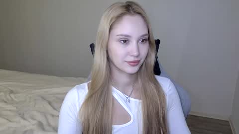 LaylaPretty001 online show from 6, 1, 2026