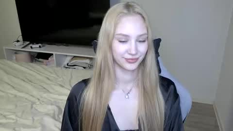 LaylaPretty001 online show from 27, 3, 2026