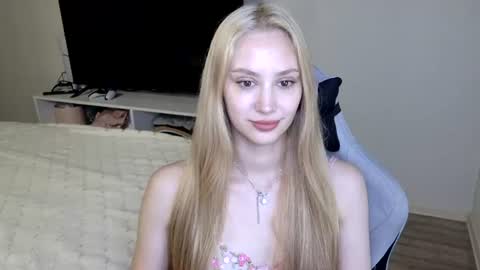 Snapshot of laylapretty001 chatting on 27, 6, 2026 LaylaPretty001 online show from 27, 6, 2026