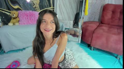 Snapshot of layqueen77 chatting on 14, 10, 2025 Layqueen online show from 14, 10, 2025