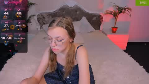 Snapshot of layriantavee chatting on 13, 1, 2025 layriantavee online show from 13, 1, 2025