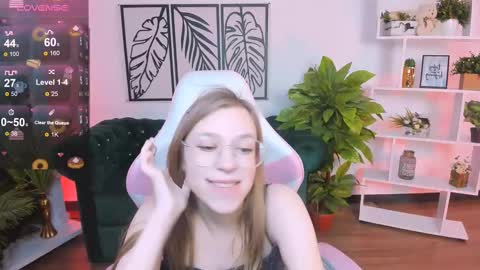 Snapshot of layriantavee chatting on 16, 2, 2025 layriantavee online show from 16, 2, 2025