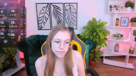 Snapshot of layriantavee chatting on 23, 2, 2025 layriantavee online show from 23, 2, 2025