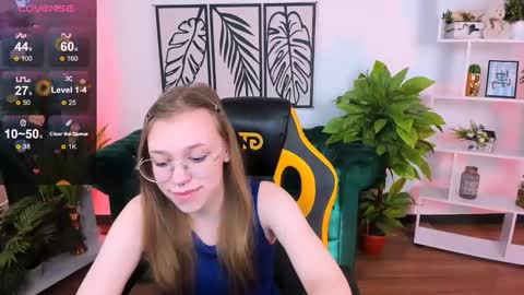 Snapshot of layriantavee chatting on 7, 3, 2025 layriantavee online show from 7, 3, 2025