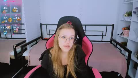 Snapshot of layriantavee chatting on 12, 3, 2025 layriantavee online show from 12, 3, 2025