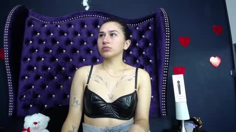 LeaMoreau online show from 19, 2, 2025