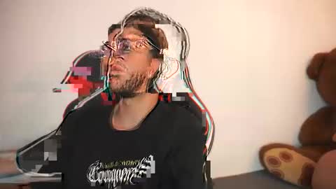 Snapshot of league_of_lovers2 chatting on 18, 9, 2025 Vero Andy and Caius online show from 18, 9, 2025