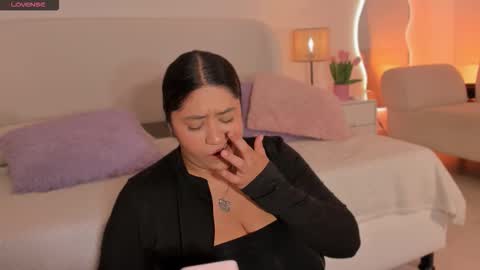 Leah online show from 25, 10, 2025