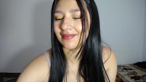 Snapshot of leah_cyrus chatting on 21, 12, 2024 leah_cyrus online show from 21, 12, 2024