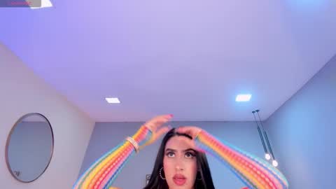 leahlombardi_ online show from 5, 12, 2025