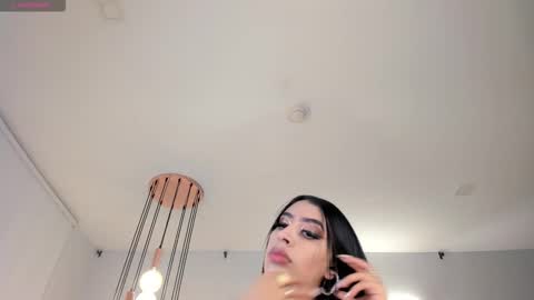 leahlombardi_ online show from 11, 1, 2026