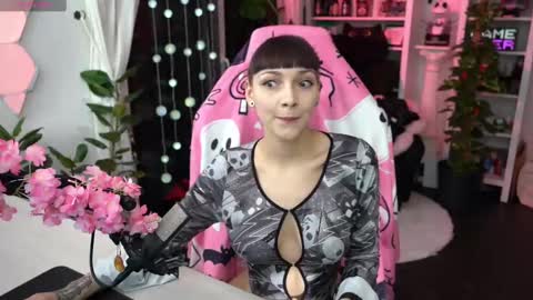 Snapshot of leahobscure chatting on 31, 1, 2025 Leah online show from 31, 1, 2025