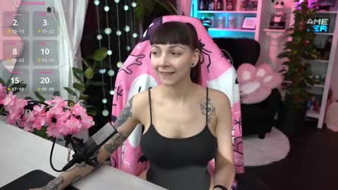 Snapshot of leahobscure chatting on 11, 2, 2025 Leah online show from 11, 2, 2025