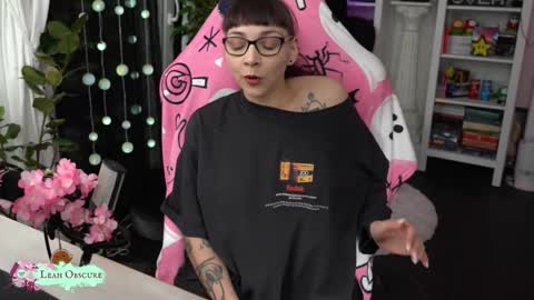 Snapshot of leahobscure chatting on 21, 9, 2025 Leah online show from 21, 9, 2025