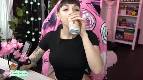 Snapshot of leahobscure chatting on 9, 10, 2025 Leah online show from 9, 10, 2025