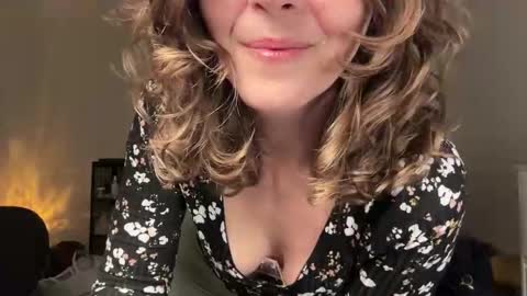 Leah Sparkles online show from 30, 4, 2026