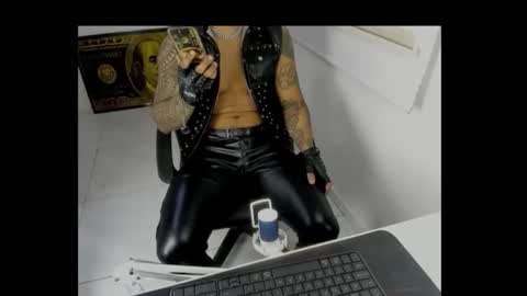 leather_king_of_bitches online show from 11, 4, 2026