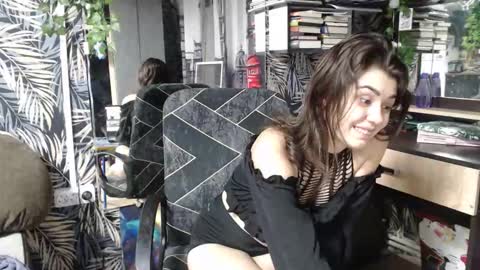 Snapshot of legenda_liya chatting on 16, 10, 2025 Liya online show from 16, 10, 2025