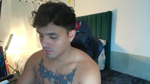 Snapshot of lei_77 chatting on 20, 11, 2025 Lei online show from 20, 11, 2025