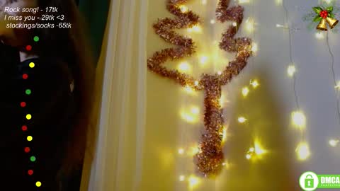 hey Im Leia and I love rock  online show from 5, 12, 2025