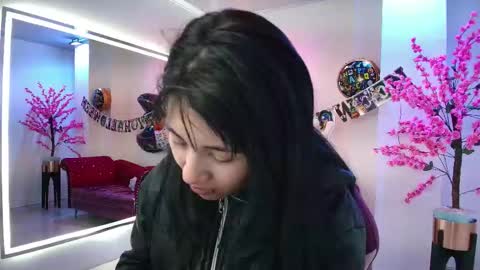 Leia.  online show from 27, 10, 2025