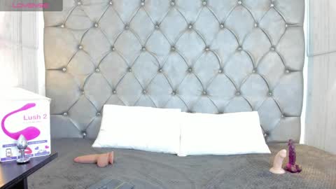 LEIGH ANGELS online show from 19, 2, 2025