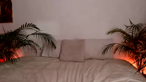 LEILA LUNA online show from 16, 7, 2026