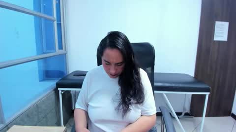 Snapshot of leilasmith_ chatting on 6, 1, 2026 Leila online show from 6, 1, 2026